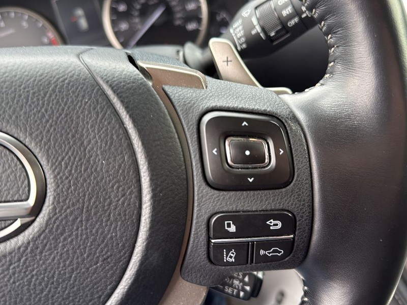 Lexus NX Vehicle Full-screen Gallery Image 10