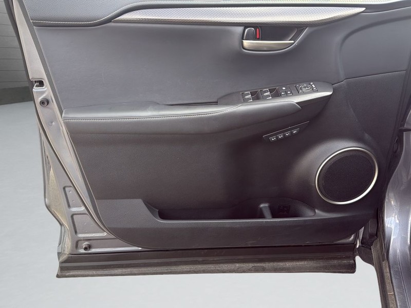 Lexus NX Vehicle Full-screen Gallery Image 11