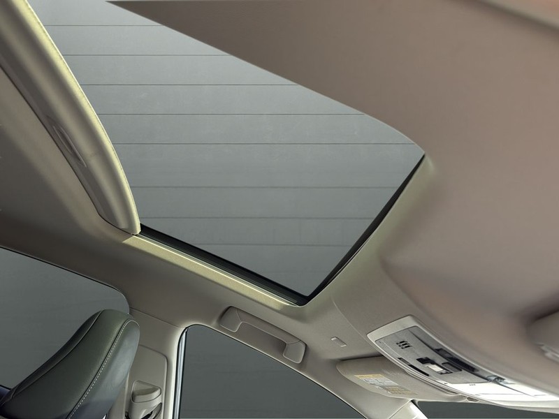 Lexus NX Vehicle Full-screen Gallery Image 16