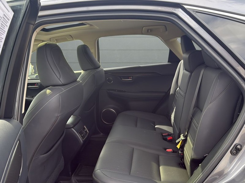 Lexus NX Vehicle Full-screen Gallery Image 17