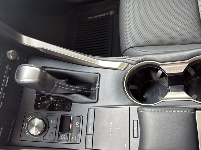 Lexus NX Vehicle Full-screen Gallery Image 22