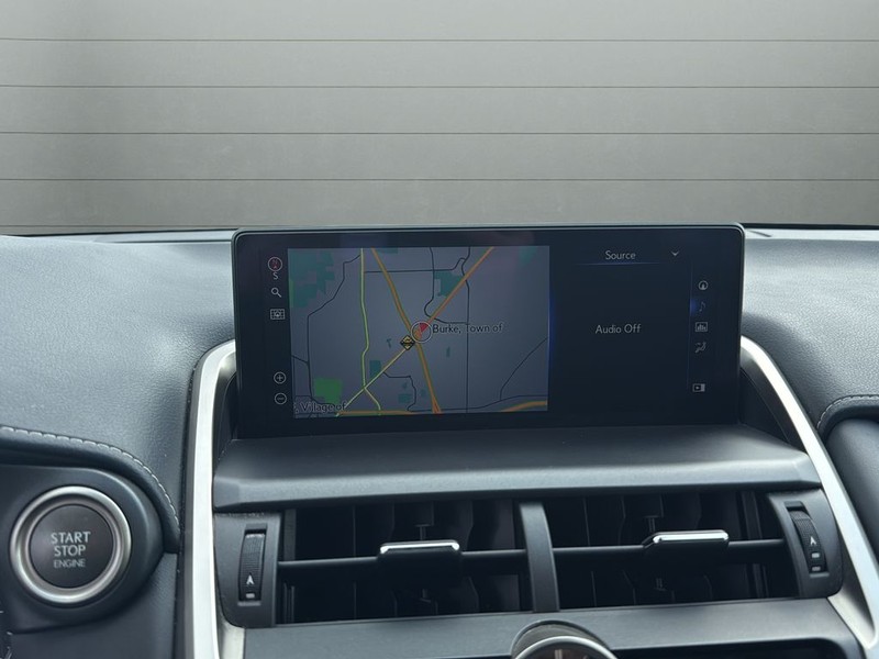 Lexus NX Vehicle Full-screen Gallery Image 23