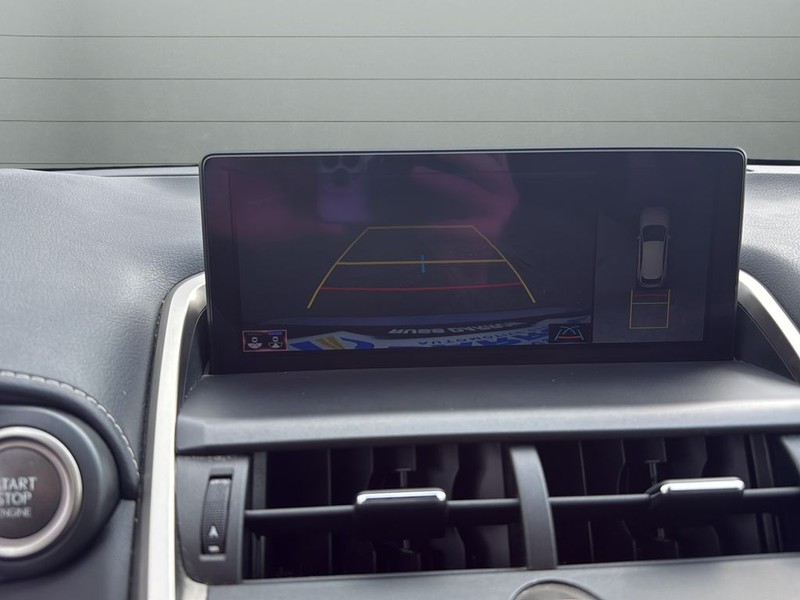 Lexus NX Vehicle Full-screen Gallery Image 24