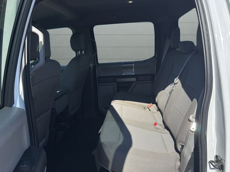 Ford F-150 Vehicle Full-screen Gallery Image 16