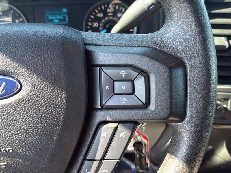 Ford F-150 Vehicle Full-screen Gallery Image 19