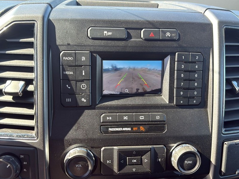 Ford F-150 Vehicle Full-screen Gallery Image 21