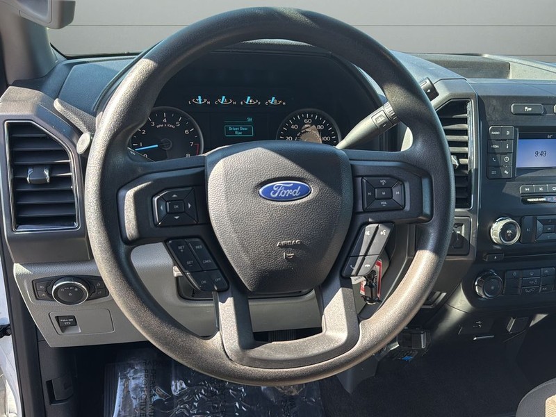 Ford F-150 Vehicle Full-screen Gallery Image 24