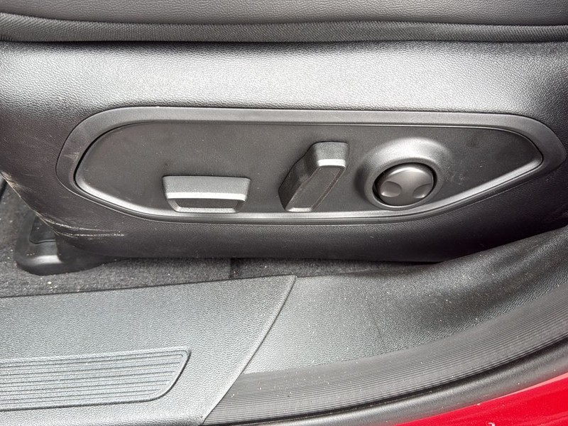 Jeep Cherokee Vehicle Full-screen Gallery Image 28