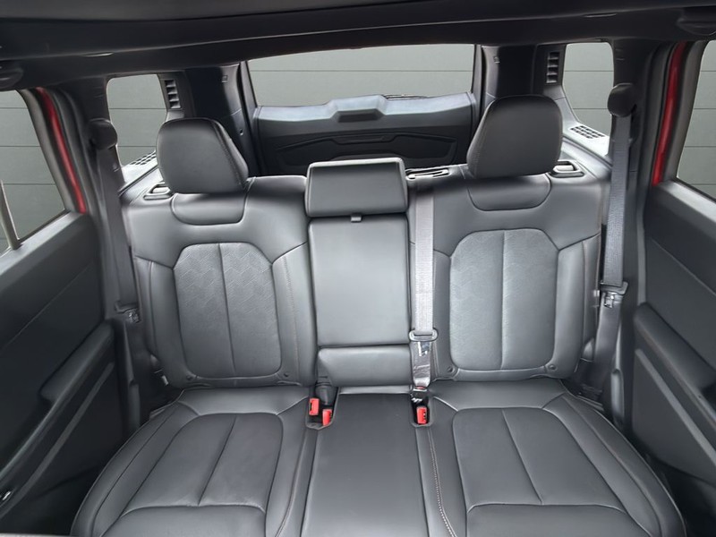 Jeep Cherokee Vehicle Full-screen Gallery Image 30