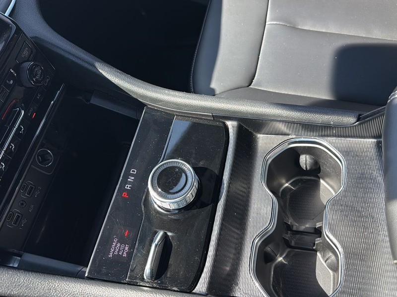 Jeep Grand Cherokee Vehicle Full-screen Gallery Image 21