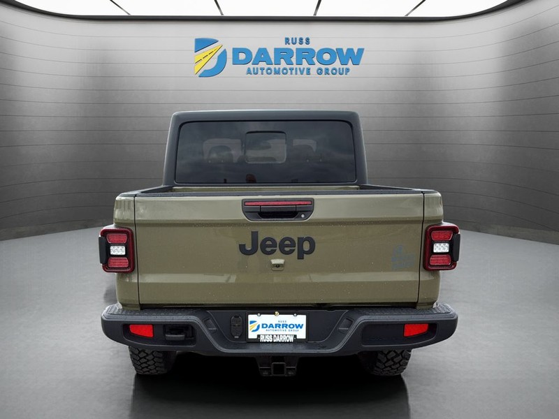 Jeep Gladiator Vehicle Full-screen Gallery Image 4