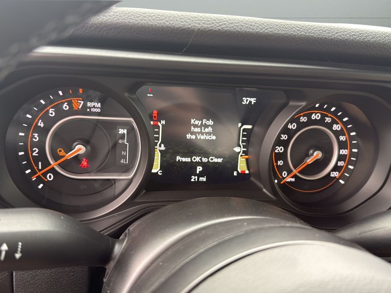 Jeep Gladiator Vehicle Full-screen Gallery Image 13