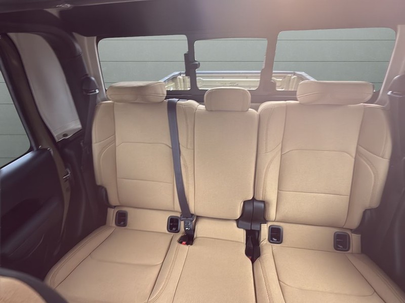 Jeep Gladiator Vehicle Full-screen Gallery Image 27