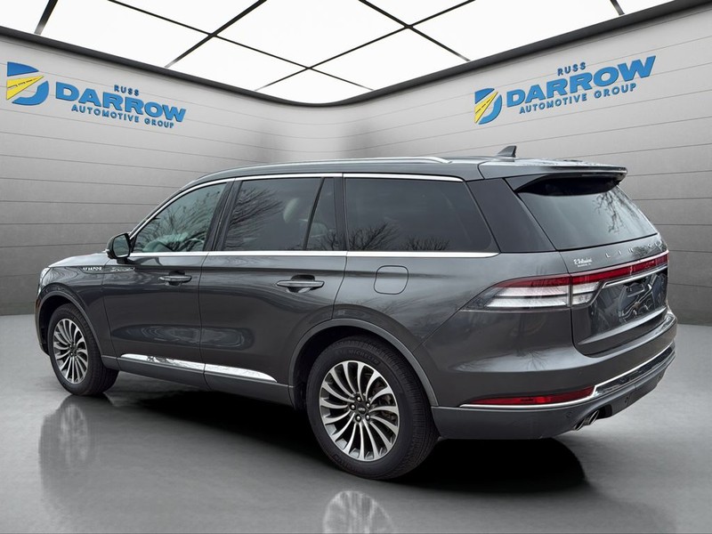 Lincoln Aviator Vehicle Full-screen Gallery Image 3