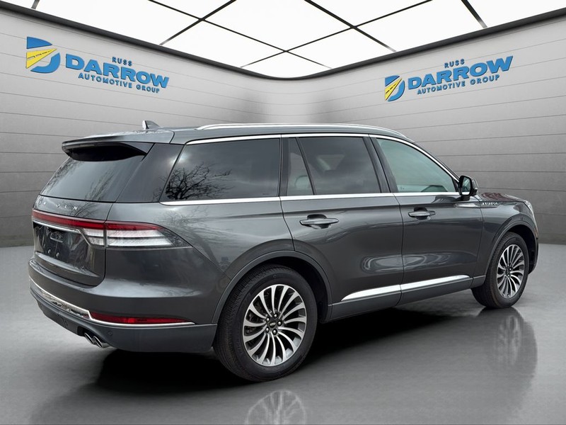 Lincoln Aviator Vehicle Full-screen Gallery Image 5