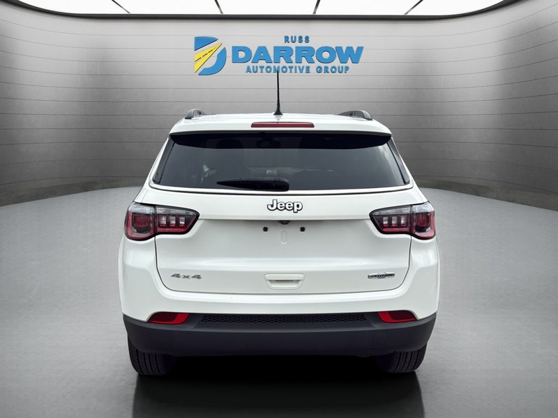 Jeep Compass Vehicle Full-screen Gallery Image 4