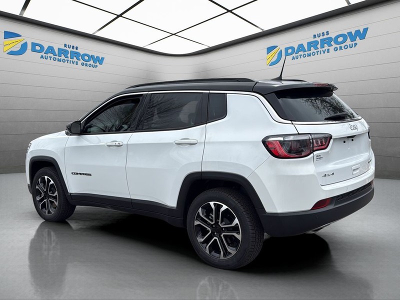 Jeep Compass Vehicle Full-screen Gallery Image 3