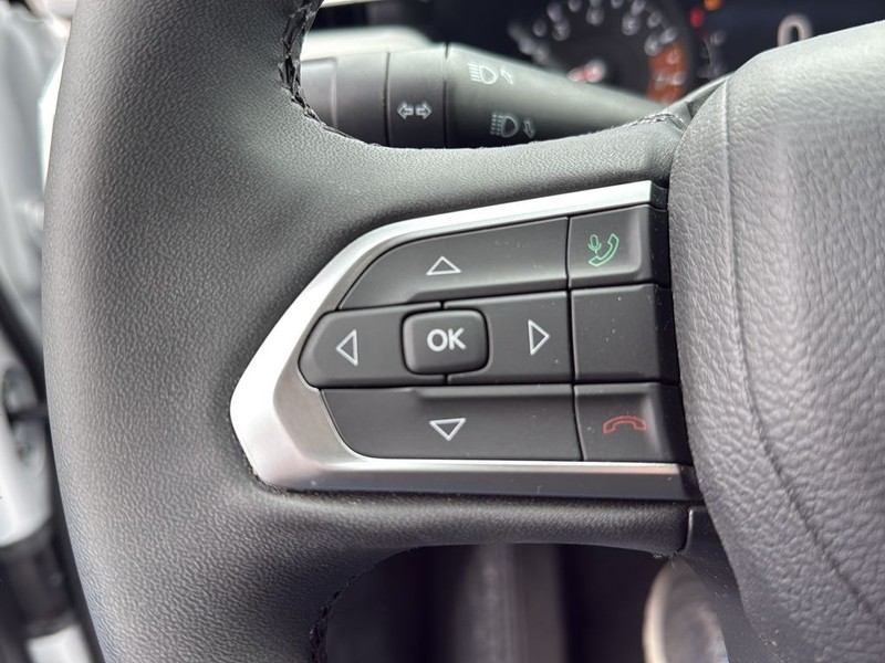 Jeep Compass Vehicle Full-screen Gallery Image 9