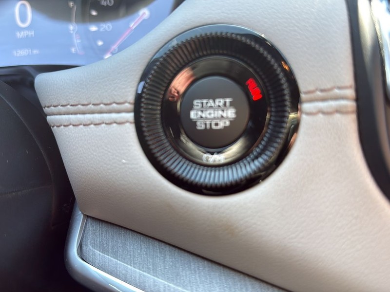 Jeep Compass Vehicle Full-screen Gallery Image 20