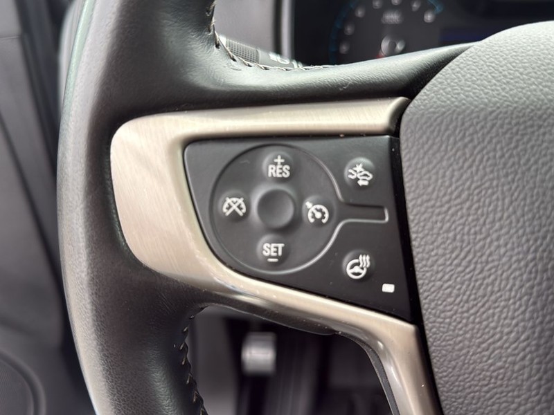 GMC Canyon Vehicle Full-screen Gallery Image 9