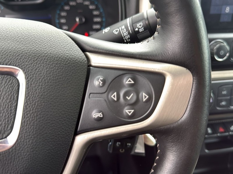 GMC Canyon Vehicle Full-screen Gallery Image 19