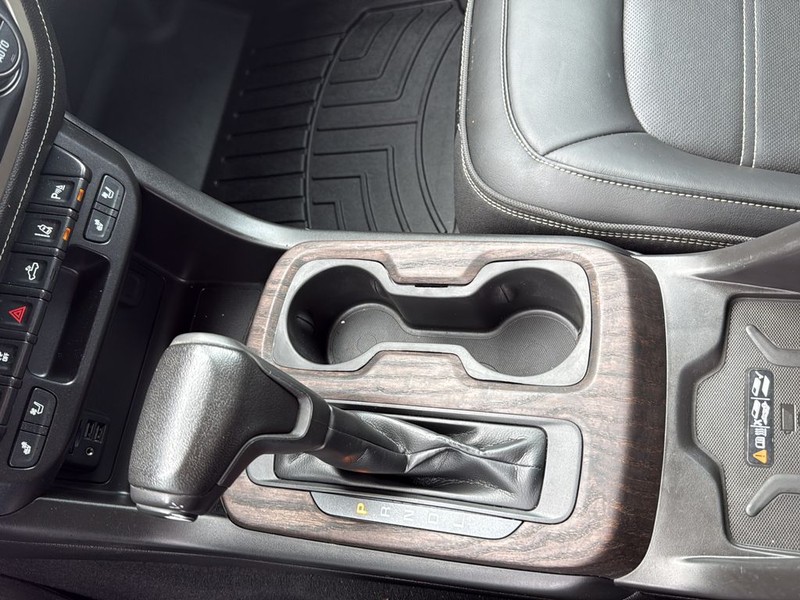 GMC Canyon Vehicle Full-screen Gallery Image 20