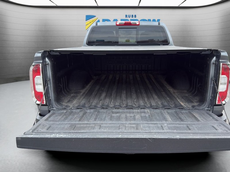 GMC Canyon Vehicle Full-screen Gallery Image 23