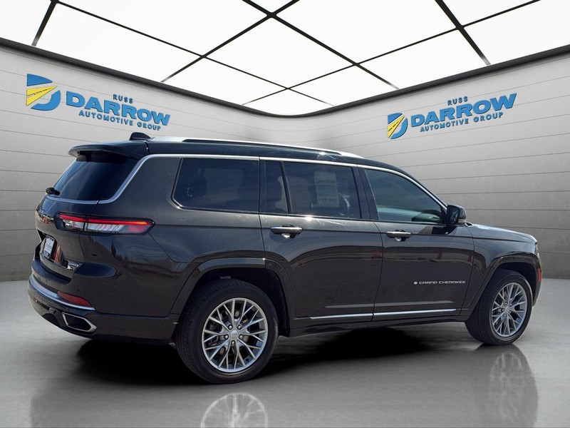 Jeep Grand Cherokee L Vehicle Full-screen Gallery Image 05