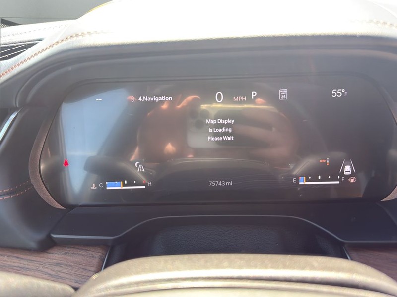 Jeep Grand Cherokee L Vehicle Full-screen Gallery Image 13