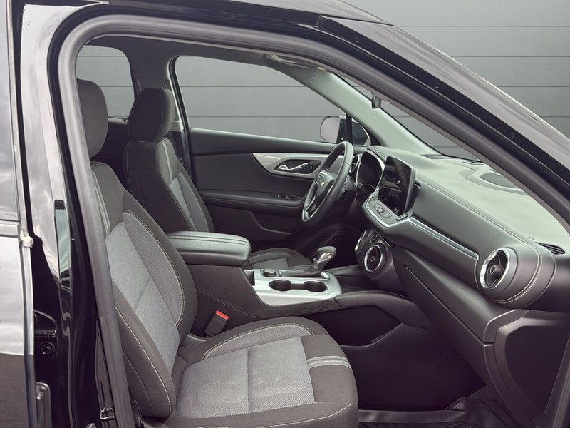 Chevrolet Blazer Vehicle Full-screen Gallery Image 15