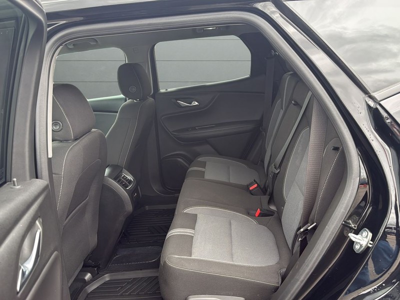 Chevrolet Blazer Vehicle Full-screen Gallery Image 16