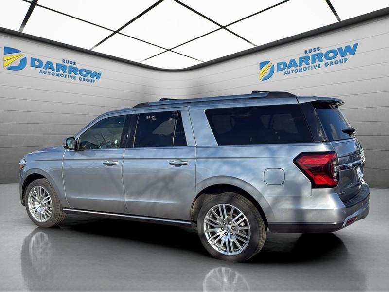 Ford Expedition Max Vehicle Full-screen Gallery Image 3