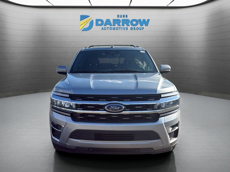 Ford Expedition Max Vehicle Full-screen Gallery Image 8