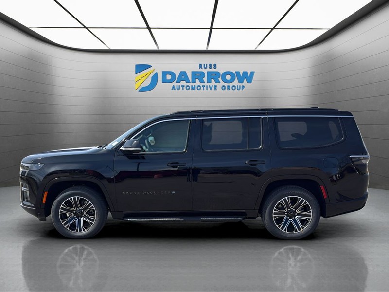 Jeep Grand Wagoneer Vehicle Full-screen Gallery Image 2