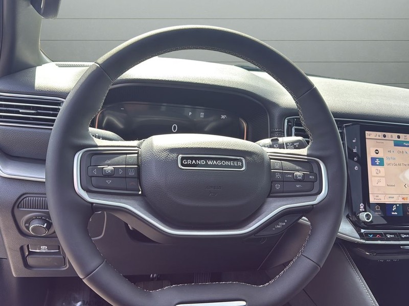 Jeep Grand Wagoneer Vehicle Full-screen Gallery Image 29