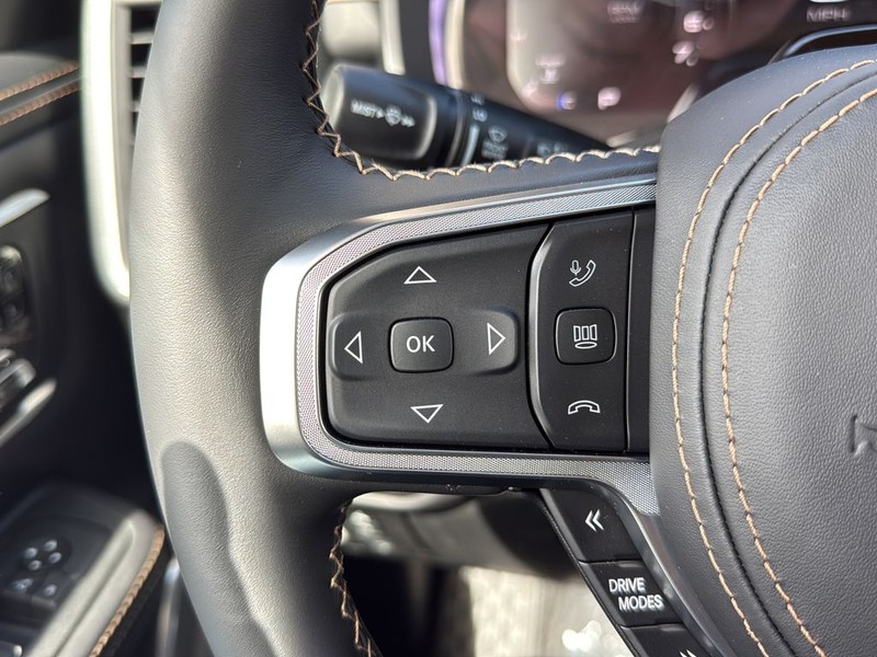 Ram 1500 Vehicle Full-screen Gallery Image 9