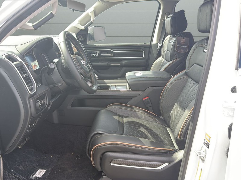 Ram 1500 Vehicle Full-screen Gallery Image 10