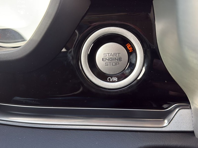 Ram 1500 Vehicle Full-screen Gallery Image 21