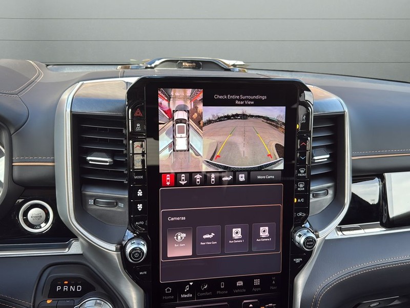 Ram 1500 Vehicle Full-screen Gallery Image 23