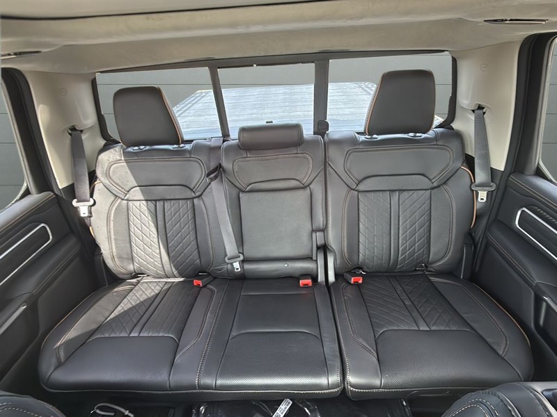 Ram 1500 Vehicle Full-screen Gallery Image 27