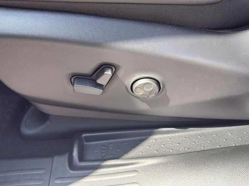 Chrysler Pacifica Vehicle Full-screen Gallery Image 25