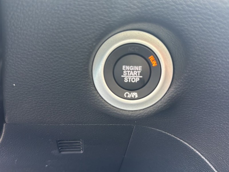 Chrysler Pacifica Vehicle Full-screen Gallery Image 20