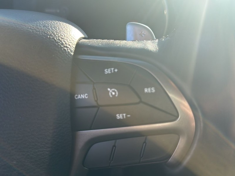 Jeep Grand Cherokee Vehicle Full-screen Gallery Image 19