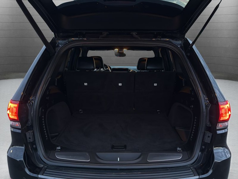 Jeep Grand Cherokee Vehicle Full-screen Gallery Image 36