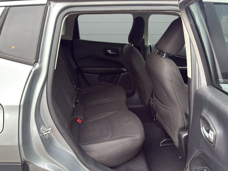 Jeep Compass Vehicle Full-screen Gallery Image 14