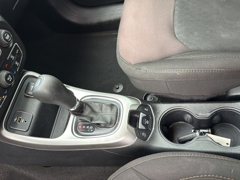 Jeep Compass Vehicle Full-screen Gallery Image 19