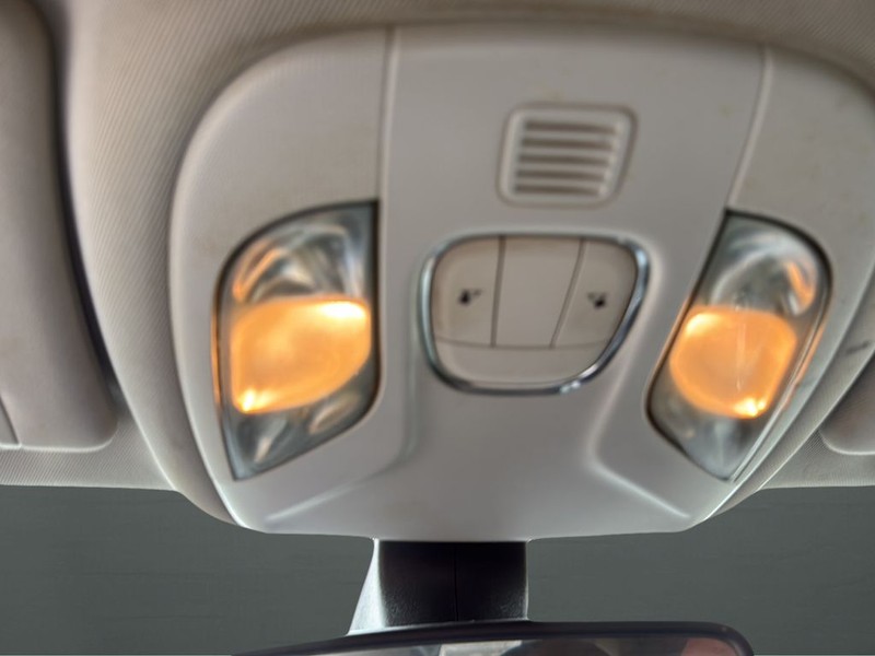 Jeep Compass Vehicle Full-screen Gallery Image 23