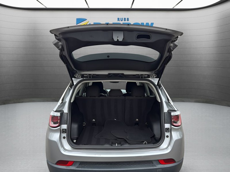 Jeep Compass Vehicle Full-screen Gallery Image 25