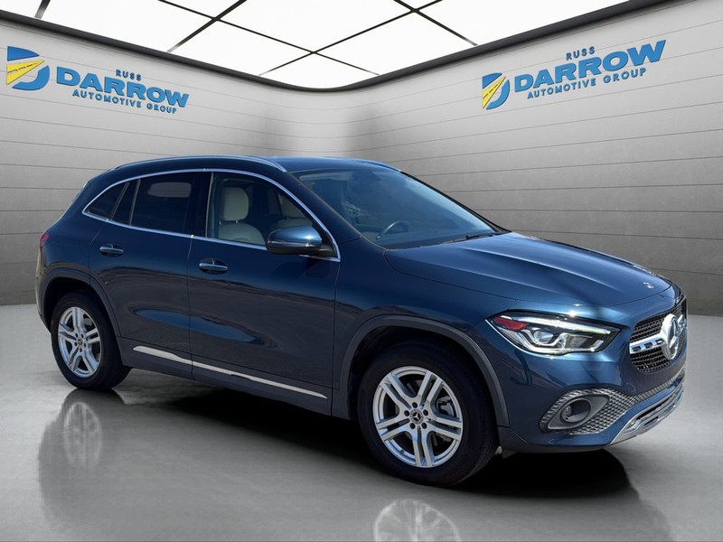 Mercedes-Benz GLA Vehicle Full-screen Gallery Image 7