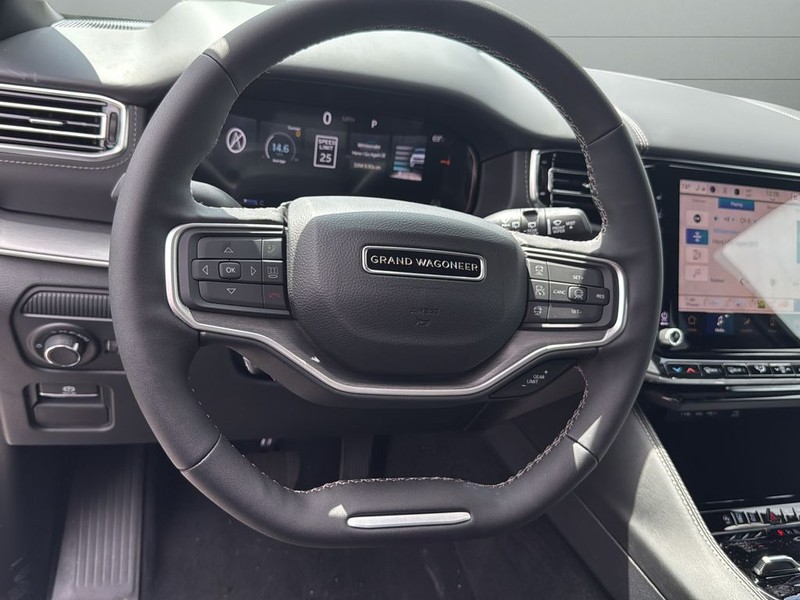 Jeep Grand Wagoneer L Vehicle Full-screen Gallery Image 29